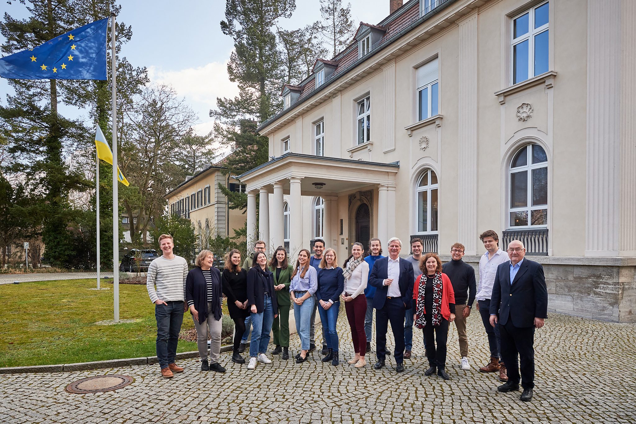 1-Gruppenbild-2022_hochgerechnet-1-2048x1366
